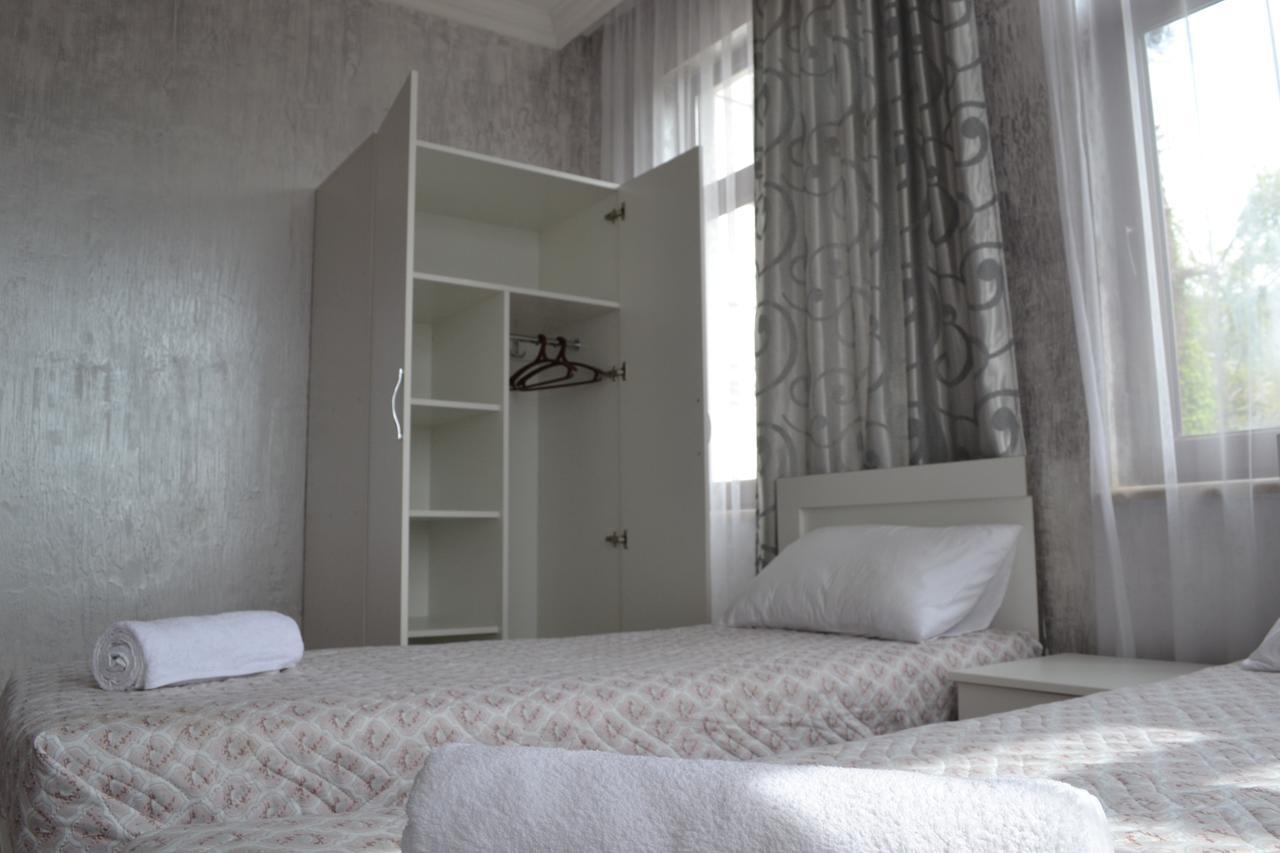 Sunny Hotel Batumi Махинари Екстериор снимка