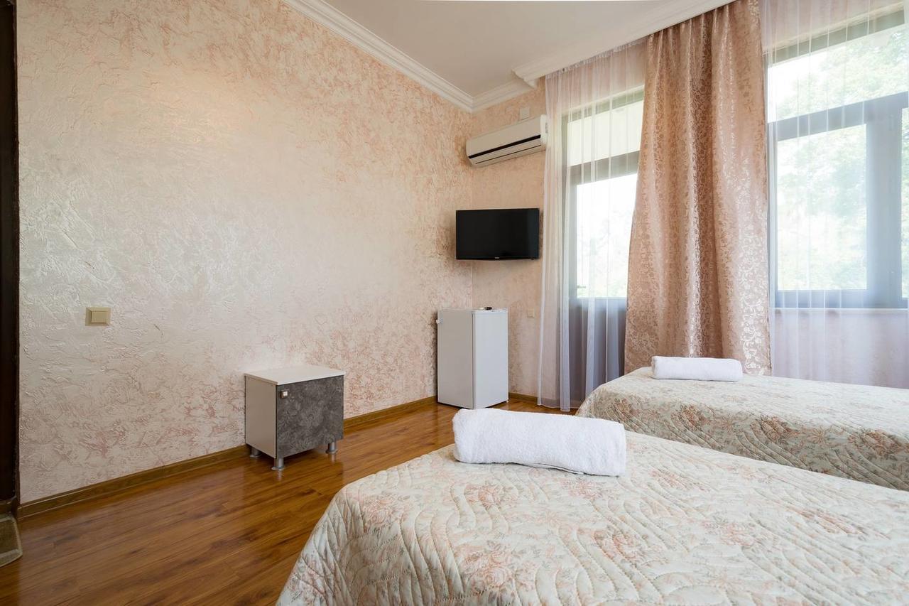 Sunny Hotel Batumi Махинари Екстериор снимка