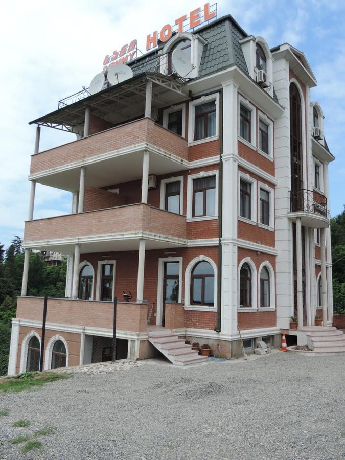 Sunny Hotel Batumi Махинари Екстериор снимка