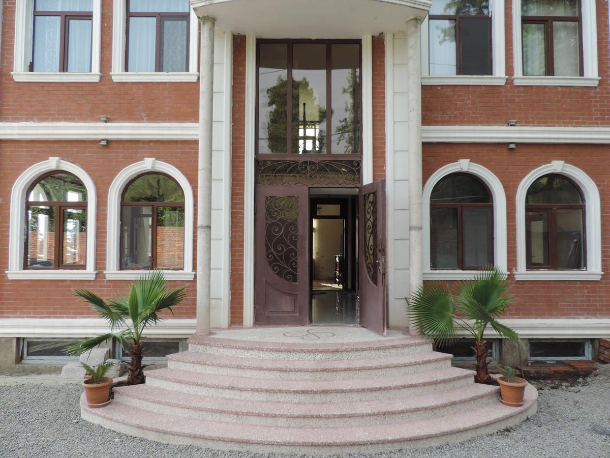 Sunny Hotel Batumi Махинари Екстериор снимка