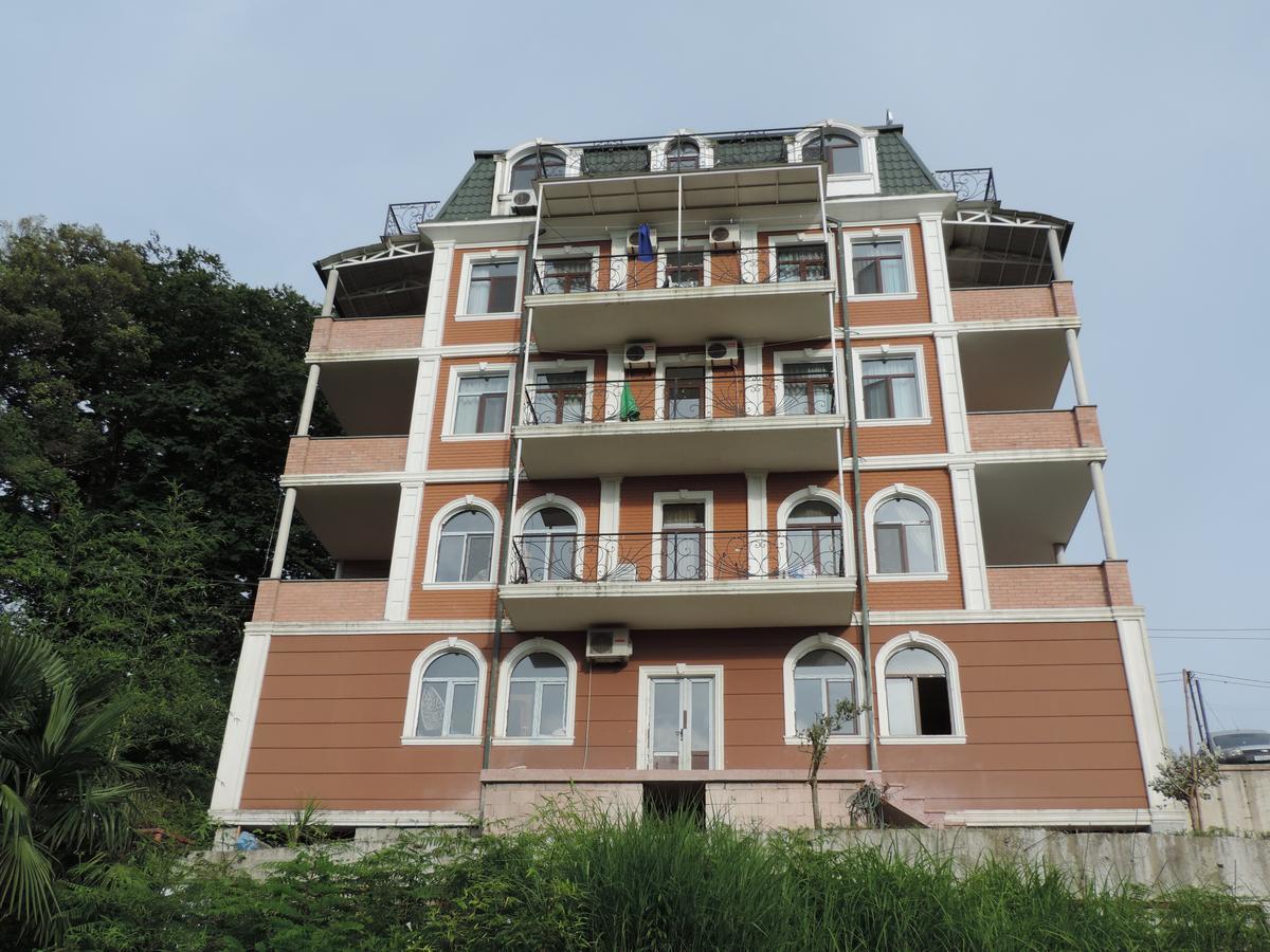 Sunny Hotel Batumi Махинари Екстериор снимка