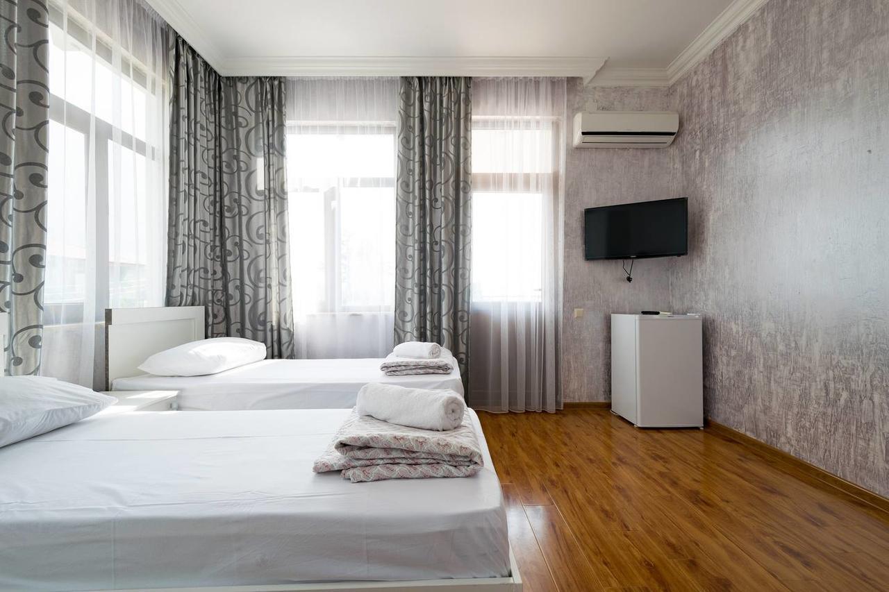 Sunny Hotel Batumi Махинари Екстериор снимка